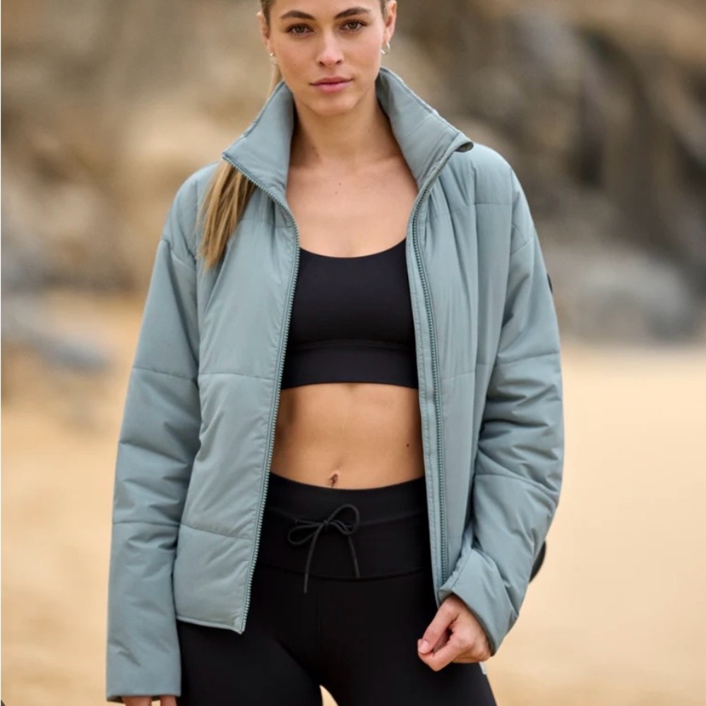 Vuori canyon insulated Women's vintage pistachio Puffer Jacket